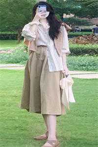 公司新产品发布会上，我把妻子的效果图公之于众结局+后续