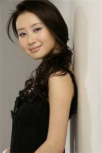 送餐机器人对着墙里的人说：请让一下精彩