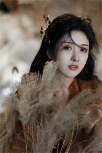 陪他东山再起后，他把婚戒给了小白花最完整版