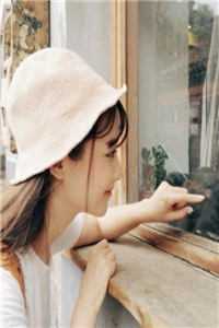 穿成太子爷前女友，他却只认我无删减全文