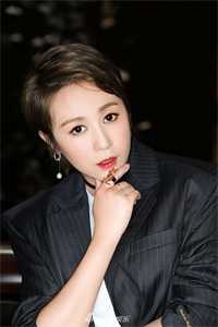 会议上未婚妻嫌我多嘴，我闭嘴后公司却倒闭了火爆小说