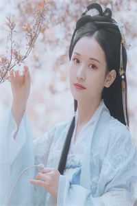 手握剧本，何惧原主？我先改全家命白桃盛惊蛰全局