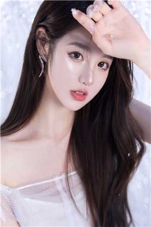 聚会上被亲戚嘲笑没出息，我一句话让她们后悔莫及全文+番外