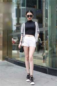 毕业旅行班花提出投喂野生棕熊，全班成了小点心完整作品