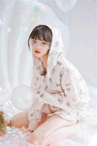 拒绝系统后，我和阴湿反派锁了爆款宝藏