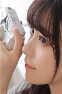 陪他东山再起后，他把婚戒给了小白花by