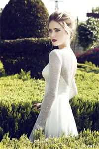 前往军区离婚，被高冷军官追着宠畅销巨著