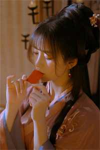 荼蘼花开，月光锦瑟寄无涯短篇