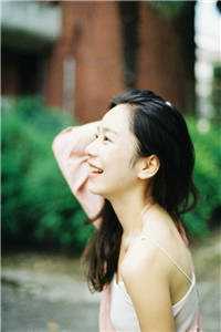 我跟闺蜜被杀后脱离世界回家，亲人们却疯了火爆小说