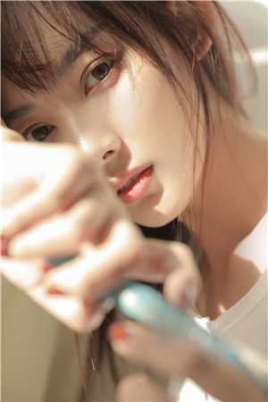 妻子说和闺蜜旅游，我却刷到他给别人的孩子过生日最新