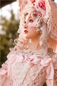 我跟闺蜜被杀后脱离世界回家，亲人们却疯了全局