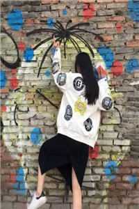 陪他东山再起后，他把婚戒给了小白花的小说