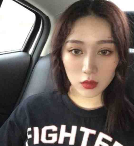 七零：大队长闺女逼我钻玉米地小说